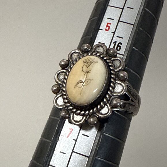 Vintage Native Size 6.25 Scrimshaw Bone Sterling Ring - Picture 2 of 3